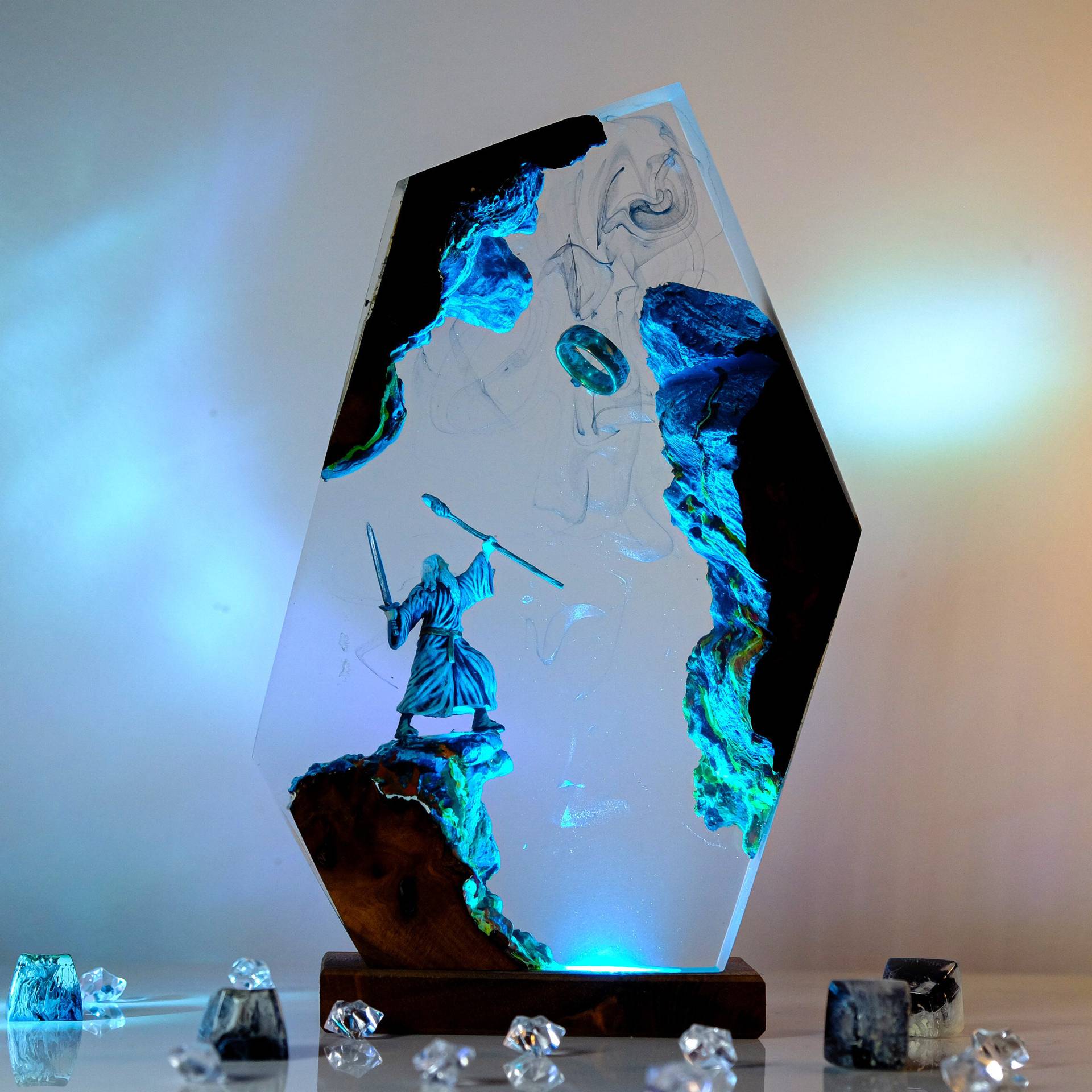 Home Decor Resin - Film-Szenen-Figur Tischlampe aus Harz, Magischer Ring,